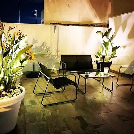 Il Civico 2 Bed & Breakfast Bari Bagian luar foto