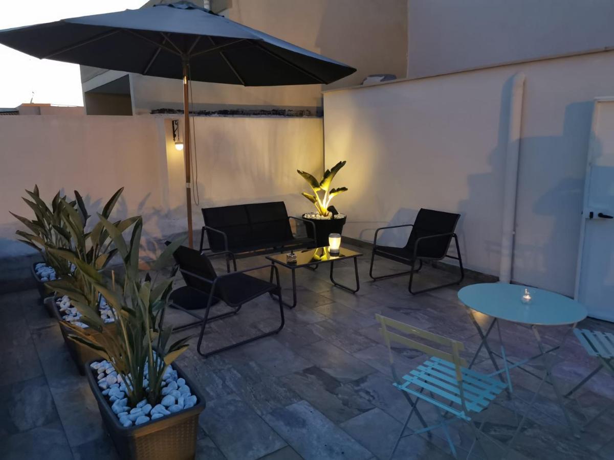 Il Civico 2 Bed & Breakfast Bari Bagian luar foto