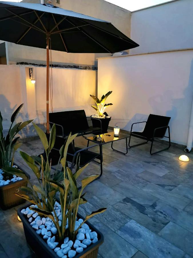 Il Civico 2 Bed & Breakfast Bari Bagian luar foto