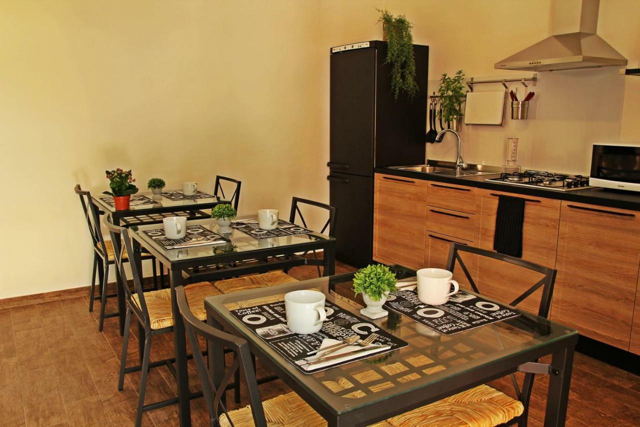 Il Civico 2 Bed & Breakfast Bari Bagian luar foto